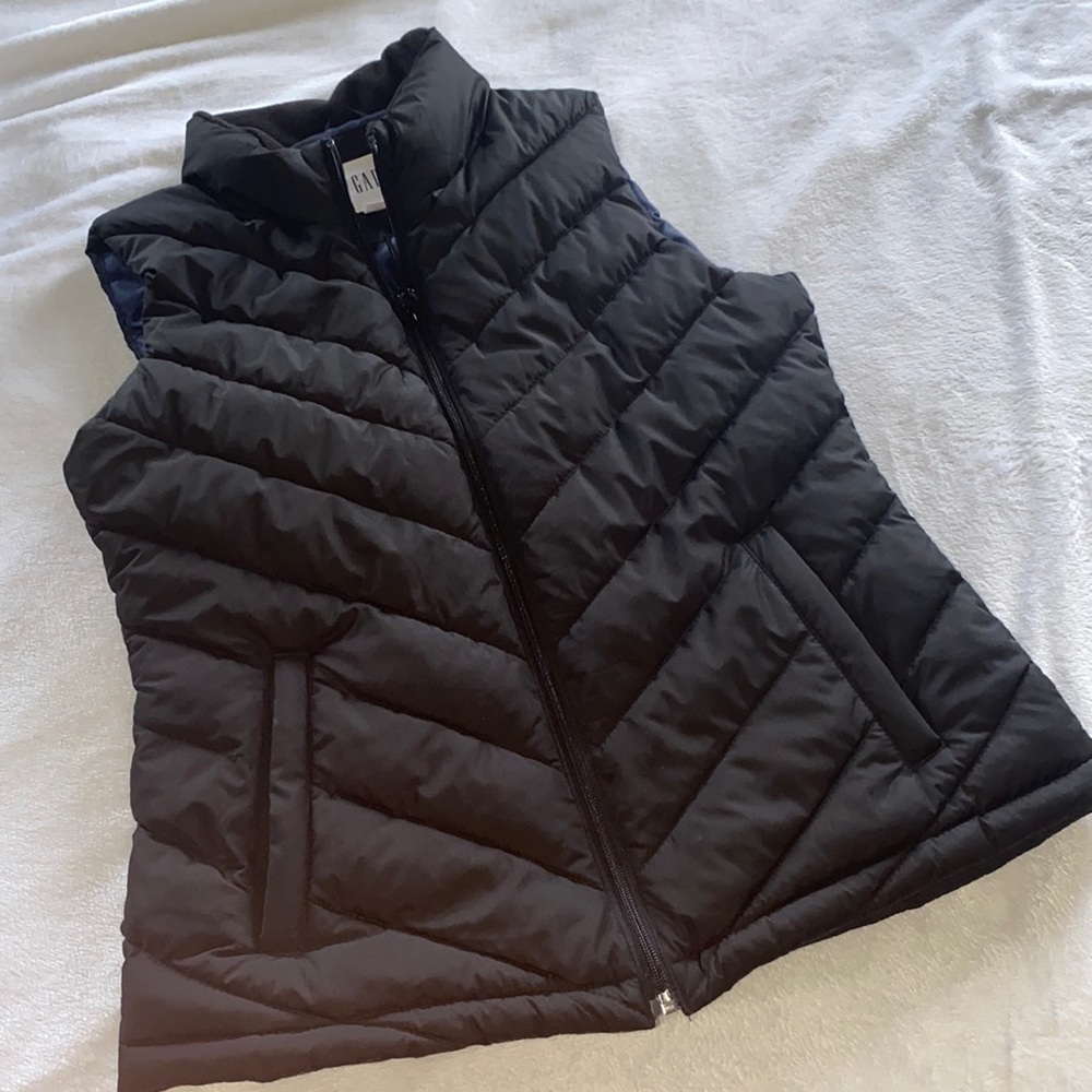 GAP Puffer Vest - Size Medium